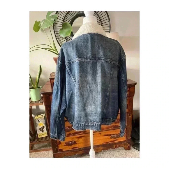 Good American Sherpa Collar Blue Denim Jacket - Picture 4 of 8